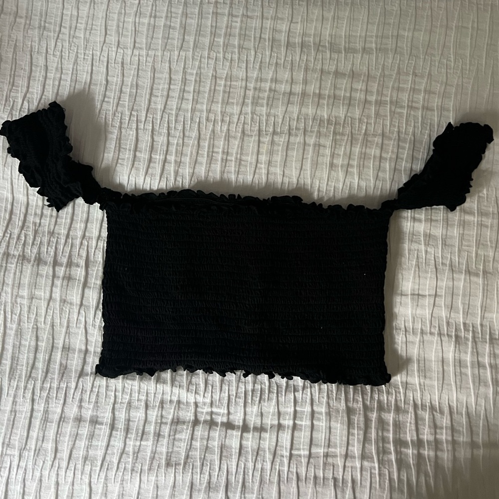 NWOT Forever 21 Black Ribbed Off the Shoulder Crop Top